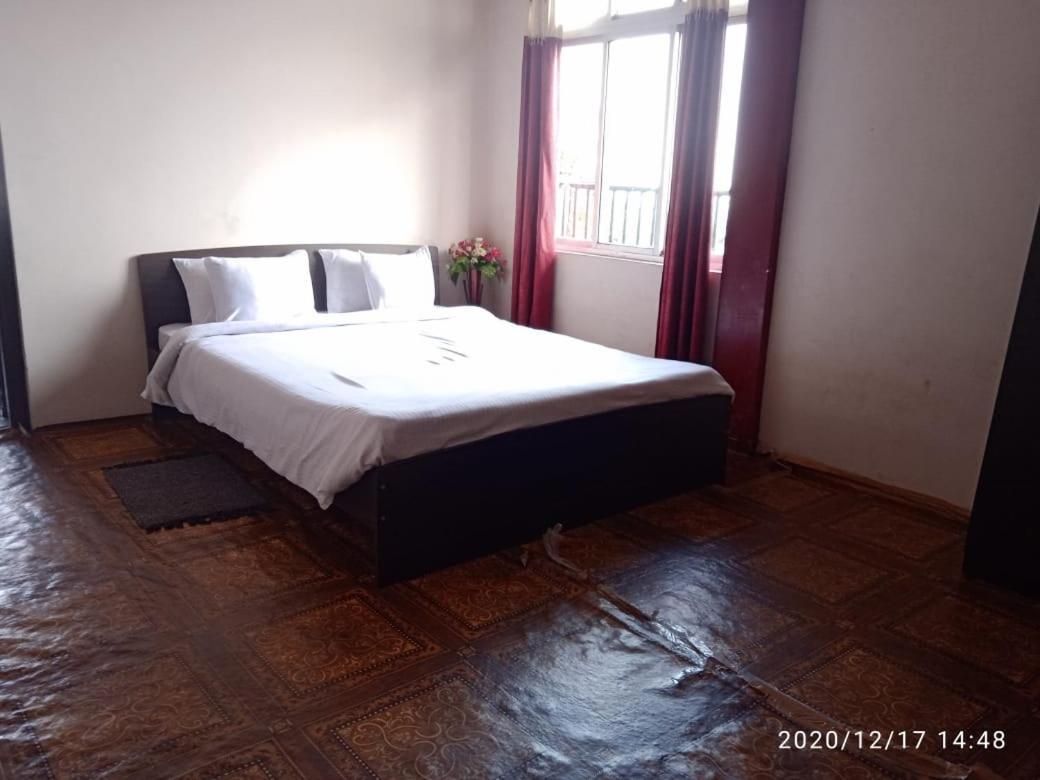 Отель Abode Me Me Ai Haven Черапунджи Экстерьер фото