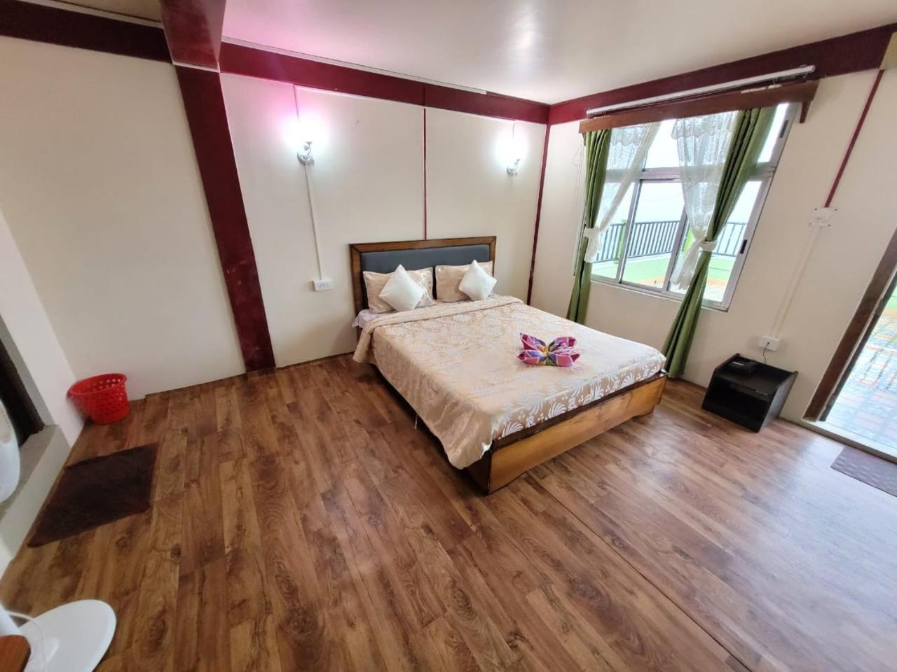 Отель Abode Me Me Ai Haven Черапунджи Экстерьер фото