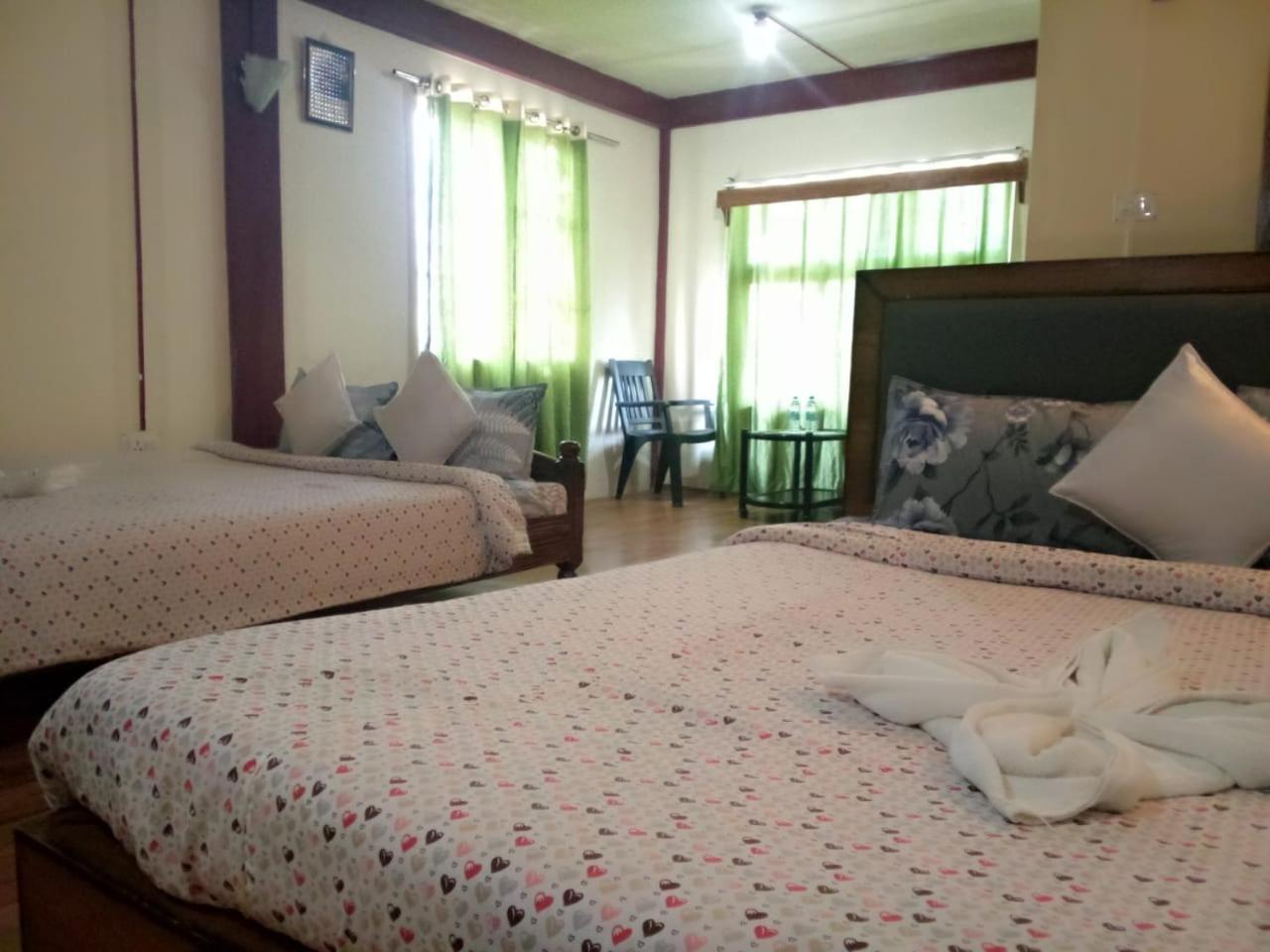 Отель Abode Me Me Ai Haven Черапунджи Экстерьер фото