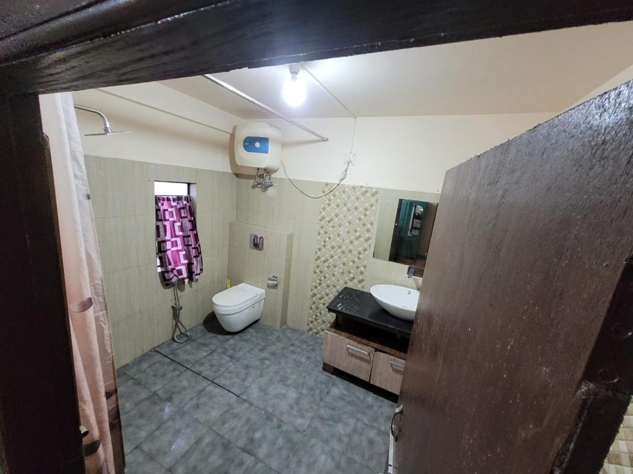 Отель Abode Me Me Ai Haven Черапунджи Экстерьер фото